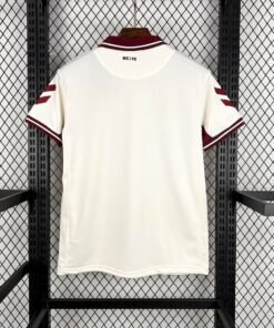 Maglia 1. fc köln retro - Maglia 1. FC Köln Home 2025/26 Retro dettaglio stemma ricamato