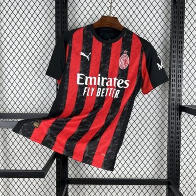 Maglia AC Milan Home 2025/26 Versione Tifoso vista frontale completa