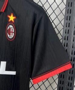 Maglia ac milan retro - Maglia AC Milan Third 1997/98 Retro dettaglio stemma ricamato
