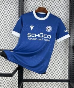 Maglia Arminia Bielefeld Home 2024/25 Versione Tifoso vista frontale completa