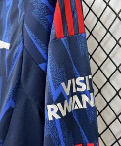 Maglia Arsenal Away Manica Lunga 2025/26 Versione Tifoso dettaglio stemma ricamato