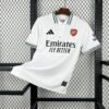 Maglia Arsenal Home 2025/26 Versione Tifoso vista frontale completa