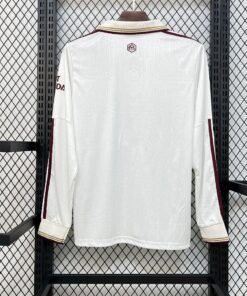 Maglia Arsenal Third Manica Lunga 2025/26 Versione Tifoso dettaglio stemma ricamato