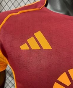 Maglia AS Roma Home 2025/26 Versione Giocatore tessuto traspirante