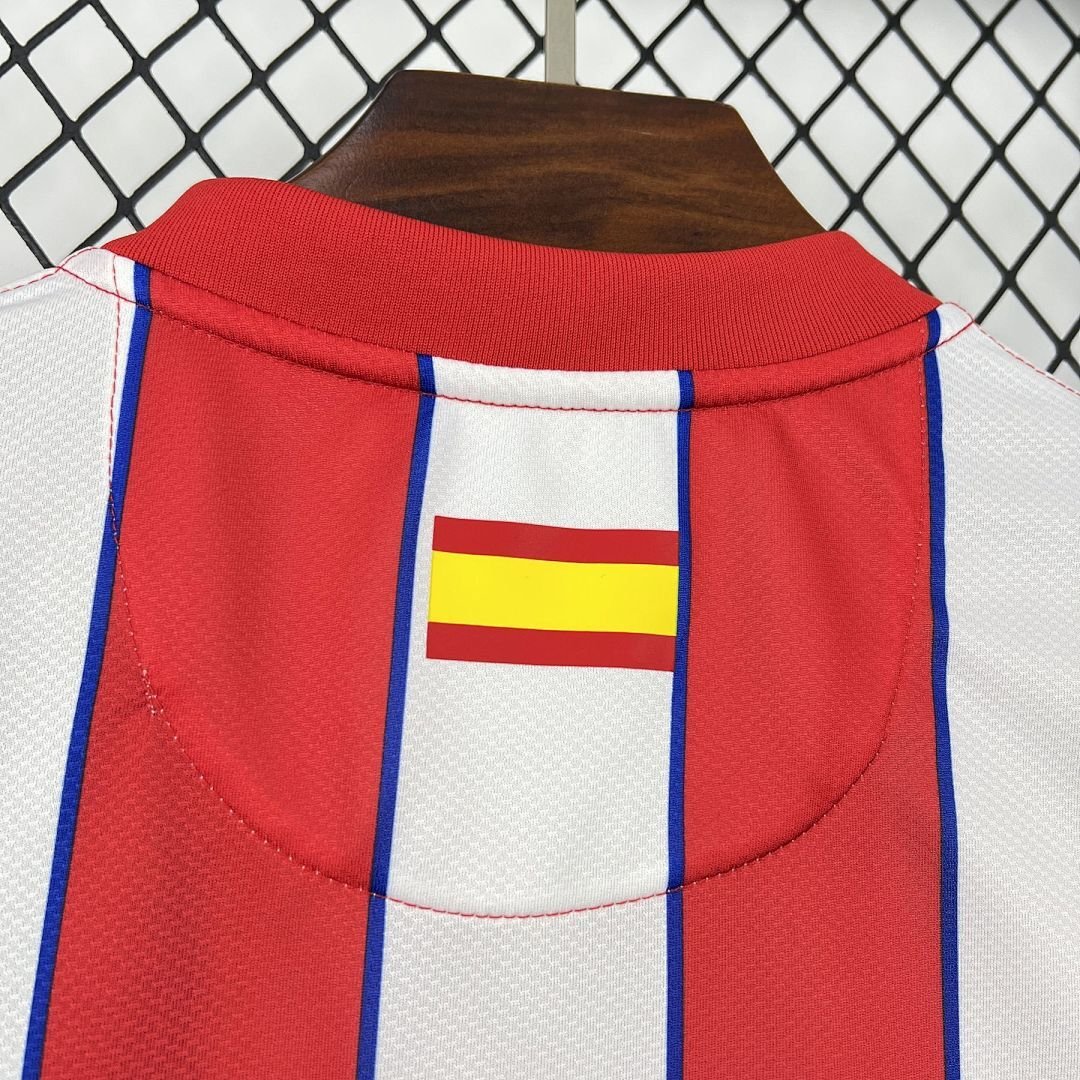 Maglia atlético madrid retro - Maglia Atlético Madrid Home 2011/12 Retro dettaglio stemma ricamato