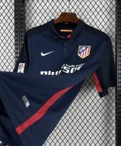 Maglia atlético madrid retro - Maglia Atlético Madrid Away 2015/16 Retro dettaglio stemma ricamato