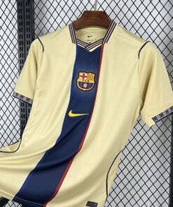 Maglia Barcellona Home 2025/26 Versione Tifoso vista laterale