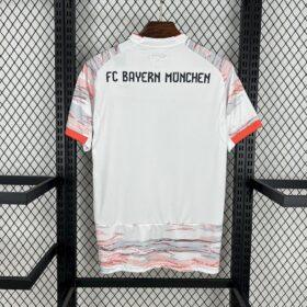 Seconda Maglia Bayern Monaco 2025/26 — Foto 4