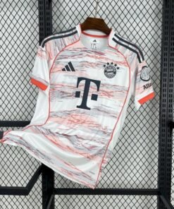 Maglia Bayern Monaco Away 2025/26 Versione Tifoso vista frontale completa