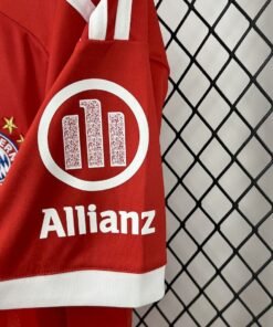 Maglia Bayern Monaco Home 2025/26 Versione Tifoso vista laterale