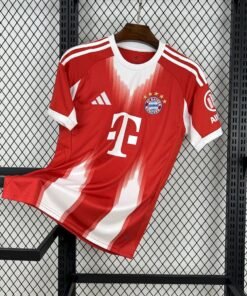 Maglia Bayern Monaco Home 2025/26 Versione Tifoso vista frontale completa