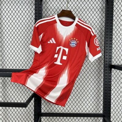 Maglia Bayern Monaco Home 2025/26 Versione Tifoso vista frontale completa