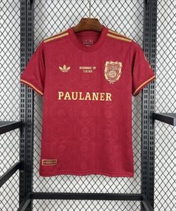 Maglia Bayern Monaco Home 2024/25 Versione Tifoso dettaglio stemma ricamato