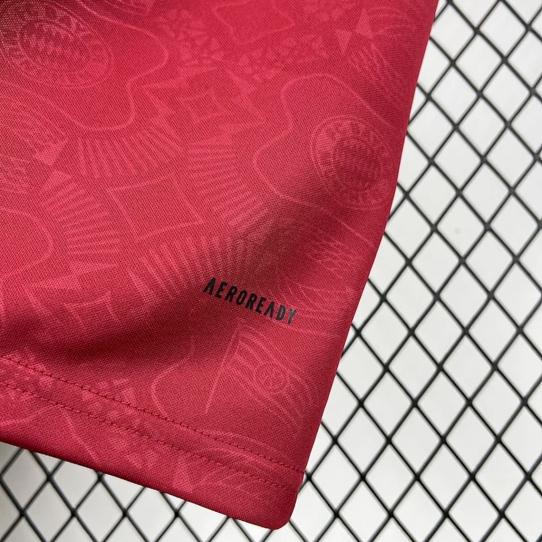 Maglia Bayern Monaco Home 2024/25 Versione Tifoso vista laterale