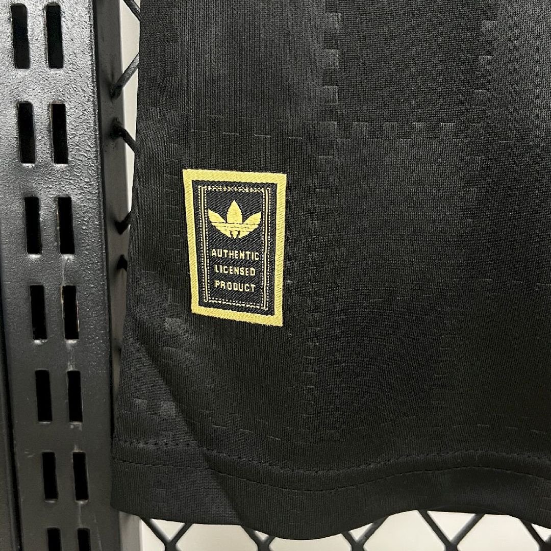 Maglia Bayern Monaco Third 2025/26 Versione Tifoso vista laterale