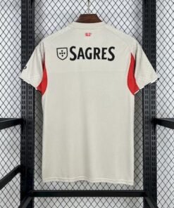 Maglia benfica Away 2025/26 Versione Tifoso dettaglio stemma ricamato