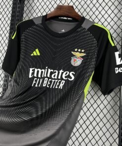 Maglia benfica Keeper 2025/26 Versione Tifoso dettaglio stemma ricamato