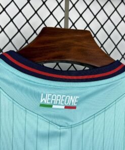 Maglia Bologna Third 2025/26 Versione Tifoso dettaglio stemma ricamato