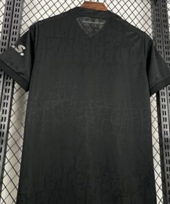 Maglia Borussia Dortmund Home 2022/23 Versione Tifoso dettaglio stemma ricamato