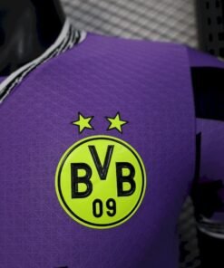 Maglia Borussia Dortmund Keeper 2024/25 Versione Giocatore dettaglio stemma ricamato