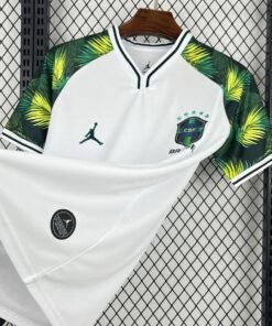 Maglia Brasil Home 2024/25 Versione Tifoso dettaglio stemma ricamato
