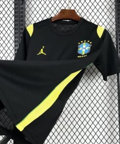 Maglia Brazil Home 2024/25 Versione Giocatore dettaglio stemma ricamato