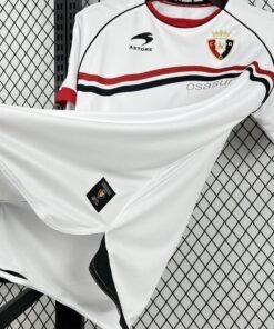 Maglia ca osasuna retro - Maglia CA Osasuna Away 2011/12 Retro dettaglio stemma ricamato