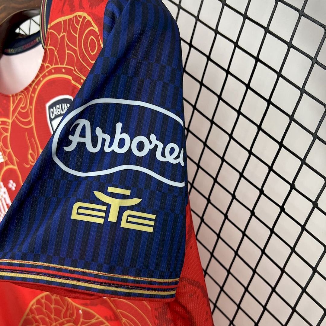 Maglia Cagliari Calcio Home 2024/25 Versione Tifoso tessuto traspirante