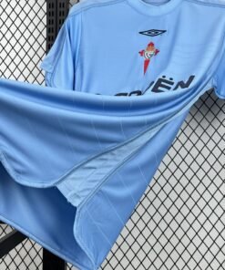 Maglia celta retro - Maglia Celta Home 2003/04 Retro dettaglio stemma ricamato