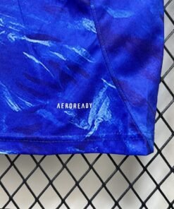 Maglia Como 1907 Home 2025/26 Versione Tifoso vista laterale