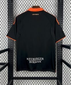 Maglia Como 1907 Third 2025/26 Versione Tifoso dettaglio stemma ricamato