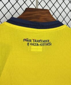 Maglia Ecuador Home 2024/25 Versione Tifoso dettaglio stemma ricamato