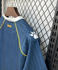 Maglia Espanyol Third 2025/26 Versione Tifoso dettaglio stemma ricamato