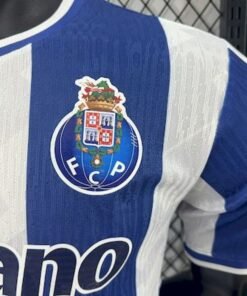 Maglia FC Porto Home 2025/26 Versione Giocatore dettaglio stemma ricamato