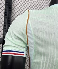 Maglia France Away 2024/25 Versione Giocatore dettaglio stemma ricamato