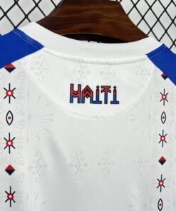 Maglia Haiti Away 2024/25 Versione Tifoso dettaglio stemma ricamato