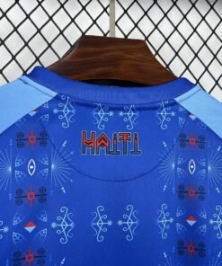 Maglia Haiti Home 2024/25 Versione Tifoso dettaglio stemma ricamato