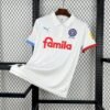 Maglia Holstein Kiel Home 2024/25 Versione Tifoso vista frontale completa