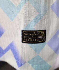 Maglia Inter Away 2025/26 Versione Giocatore dettaglio stemma ricamato