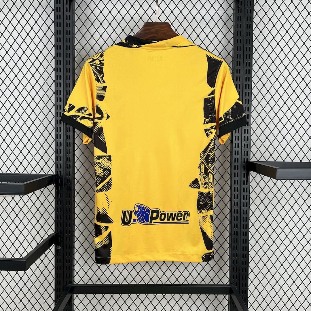 Maglia Inter Third 2024/25 Versione Tifoso dettaglio stemma ricamato