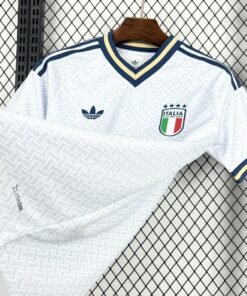 Maglia Italy Away 2024/25 Versione Tifoso vista laterale