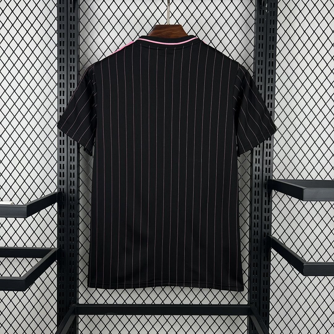 Maglia Juventus Home 2026/27 Versione Tifoso vista posteriore