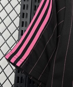 Maglia Juventus Home 2026/27 Versione Tifoso tessuto traspirante