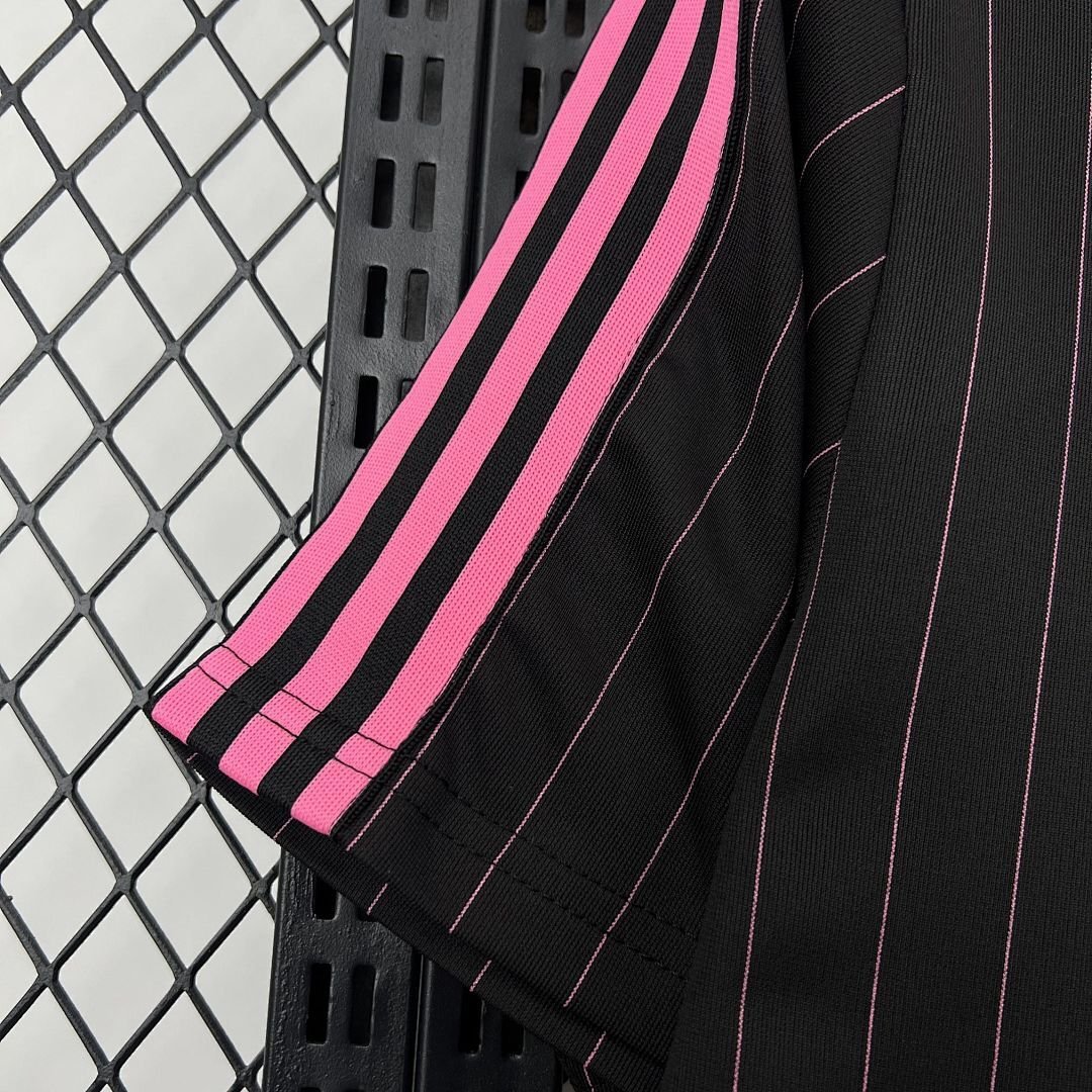 Maglia Juventus Home 2026/27 Versione Tifoso tessuto traspirante