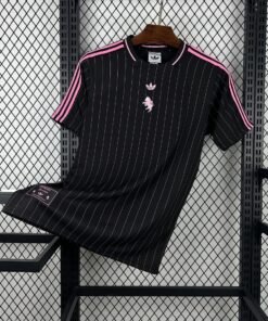 Maglia Juventus Home 2026/27 Versione Tifoso vista frontale completa