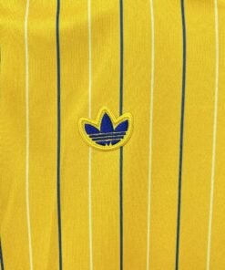 Maglia Leeds United Home 2025/26 Versione Tifoso vista laterale