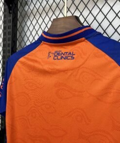 Maglia Malaga Third 2025/26 Versione Tifoso dettaglio stemma ricamato