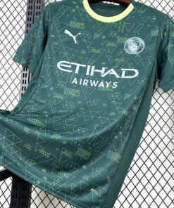 Maglia Manchester City Home 2025/26 Versione Tifoso vista laterale