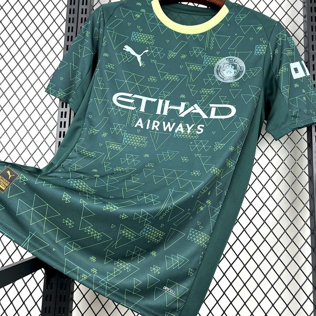 Maglia Manchester City Home 2025/26 Versione Tifoso vista laterale