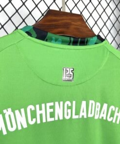 Maglia Mönchengladbach Away 2025/26 Versione Tifoso dettaglio stemma ricamato
